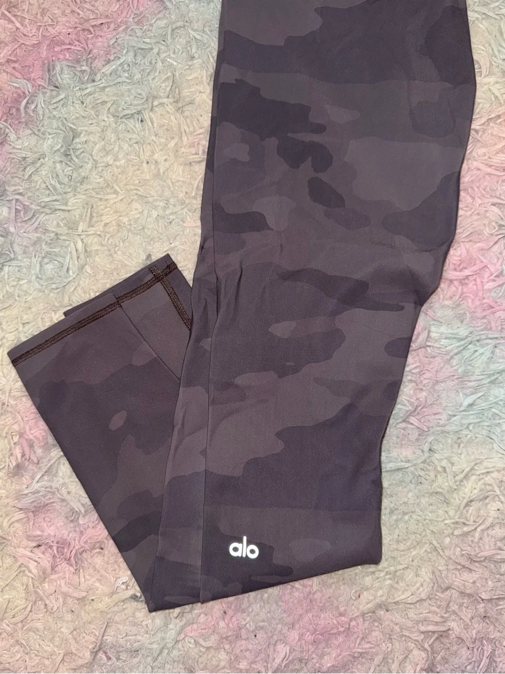 Alo Yoga Camo High Waist Vapor Leggings - Size Medium - black & grey Camo